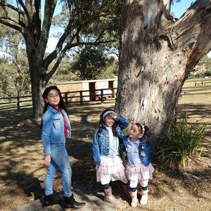 Meet your Posher, Nowel